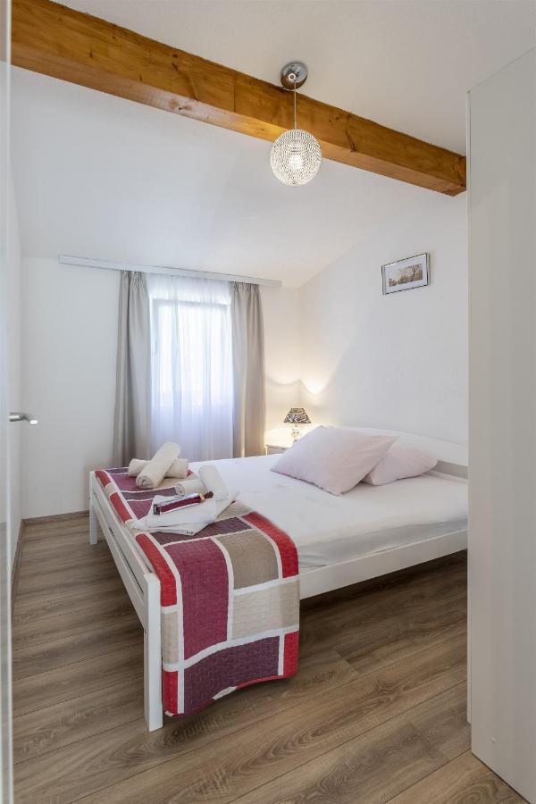 Holiday Home Dijamant Kučiće Esterno foto
