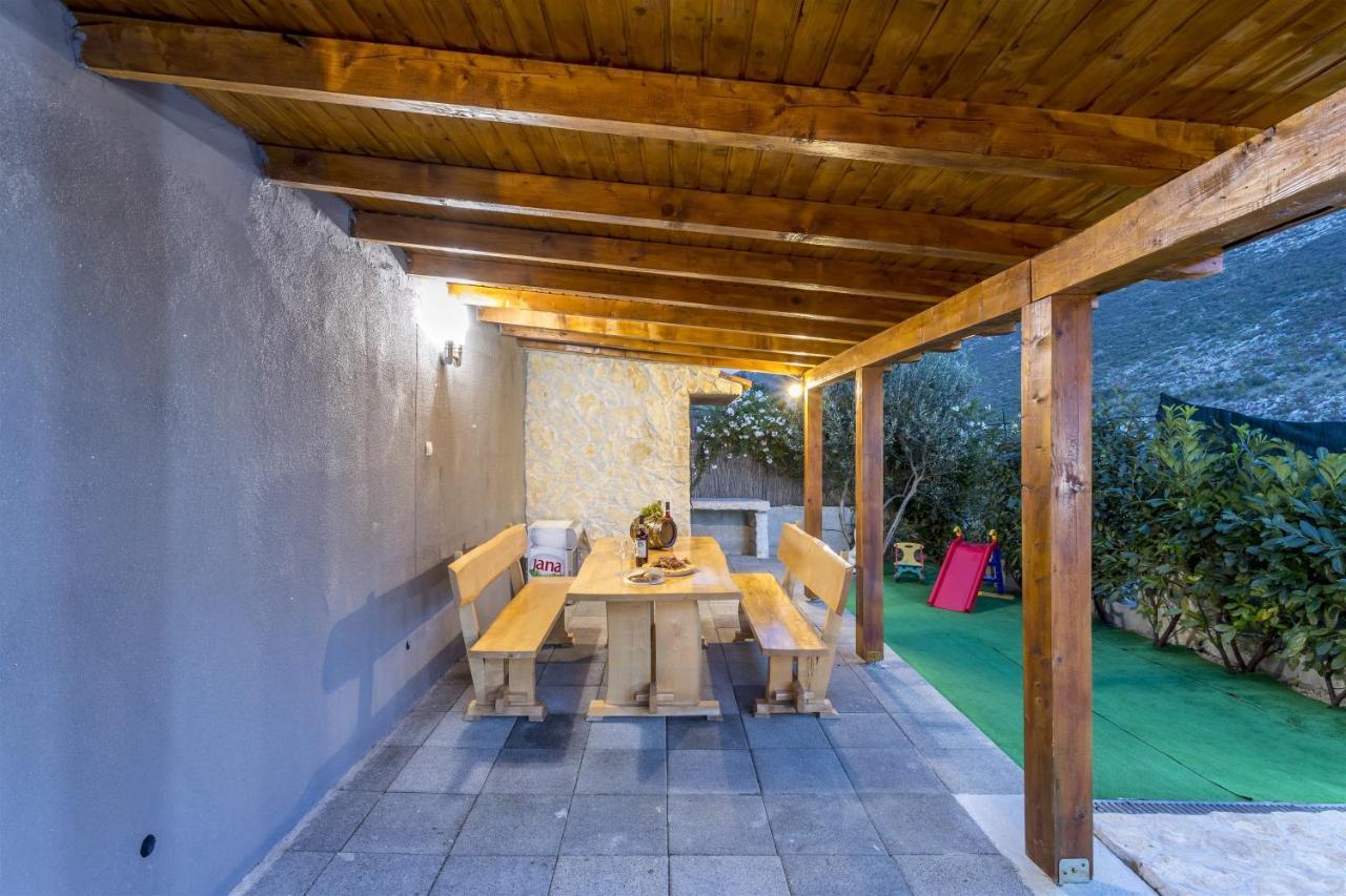 Holiday Home Dijamant Kučiće Esterno foto