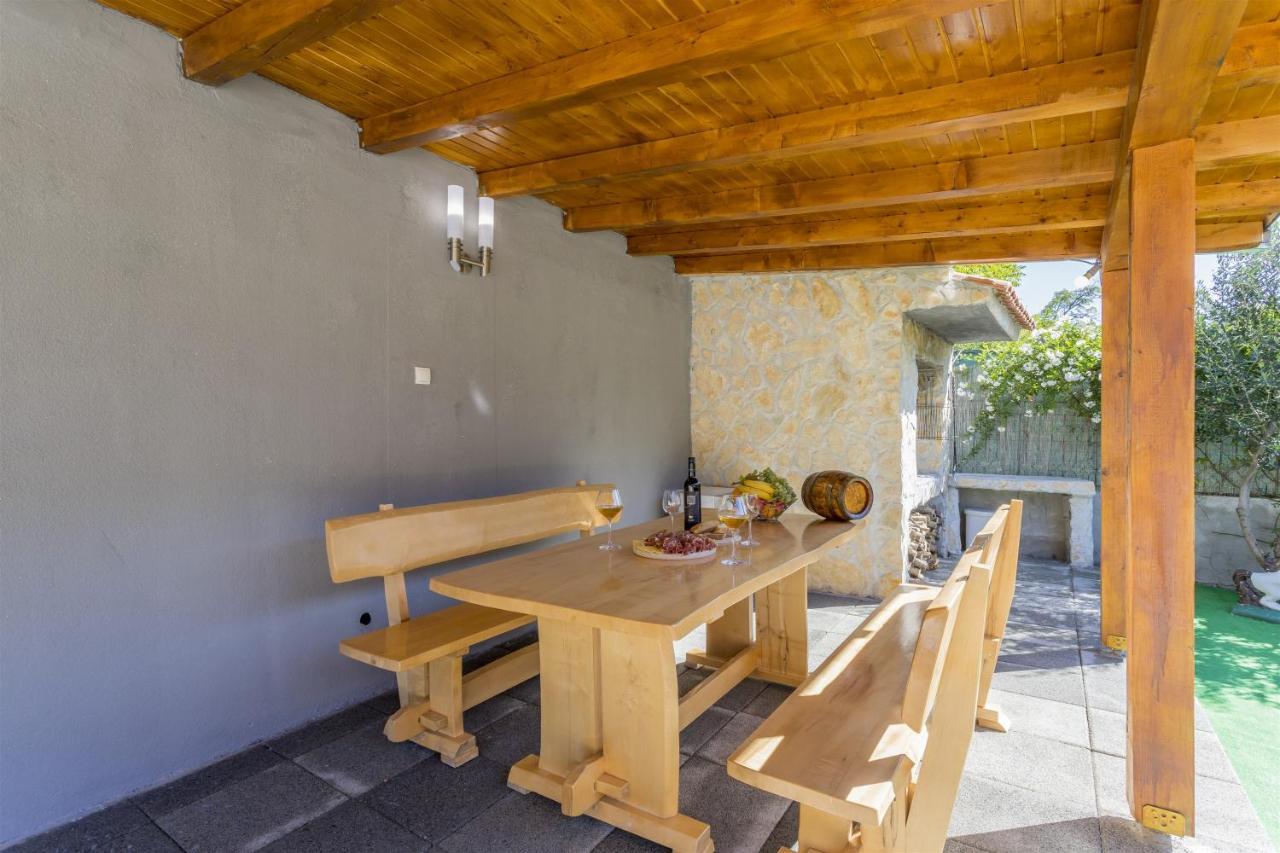 Holiday Home Dijamant Kučiće Esterno foto