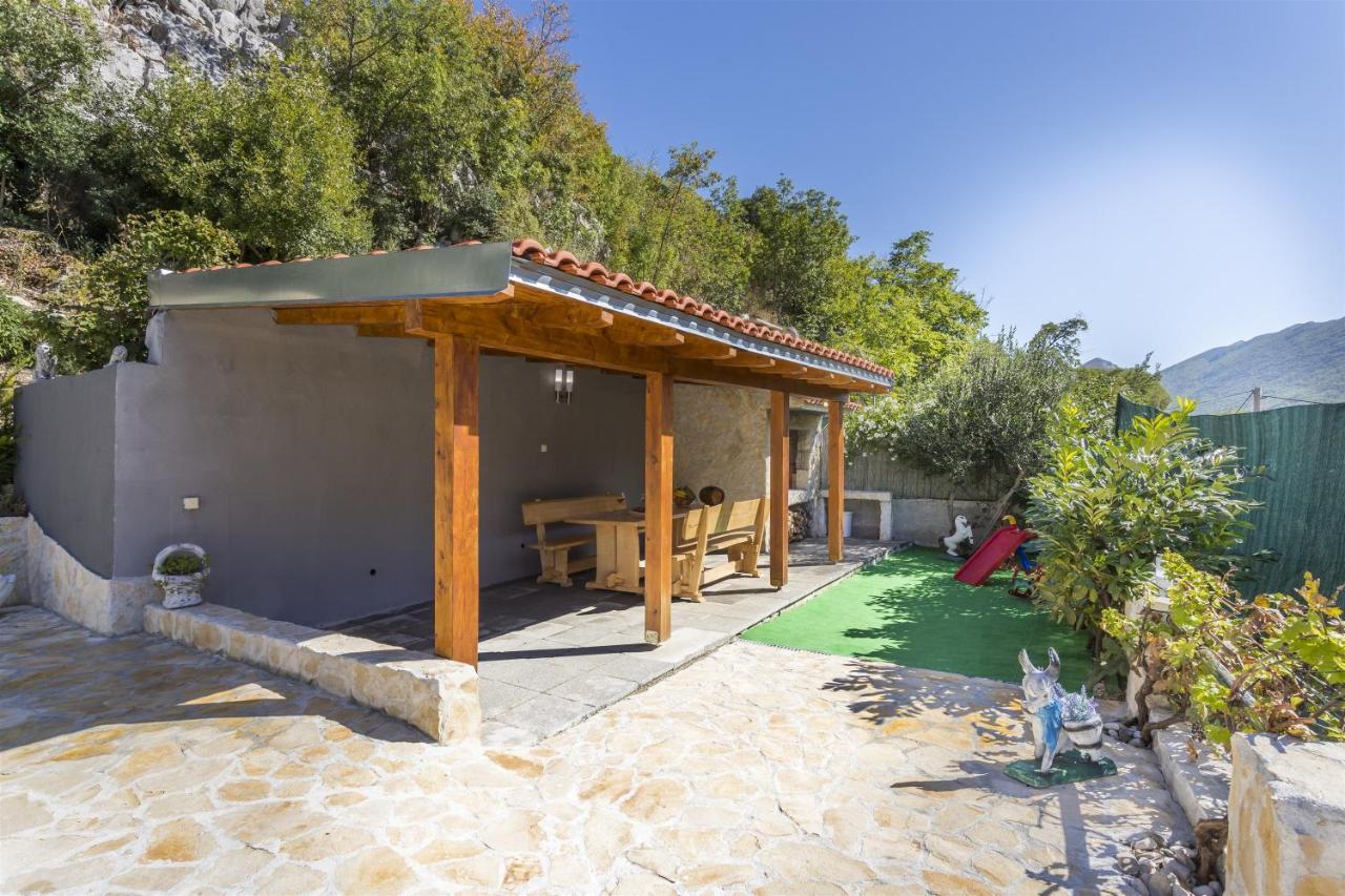 Holiday Home Dijamant Kučiće Esterno foto